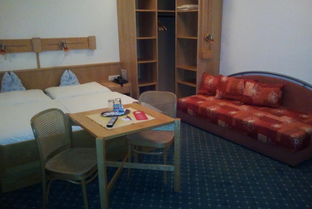 Hotel Zum Goldenen Hirschen Göstling an der Ybbs Exteriör bild