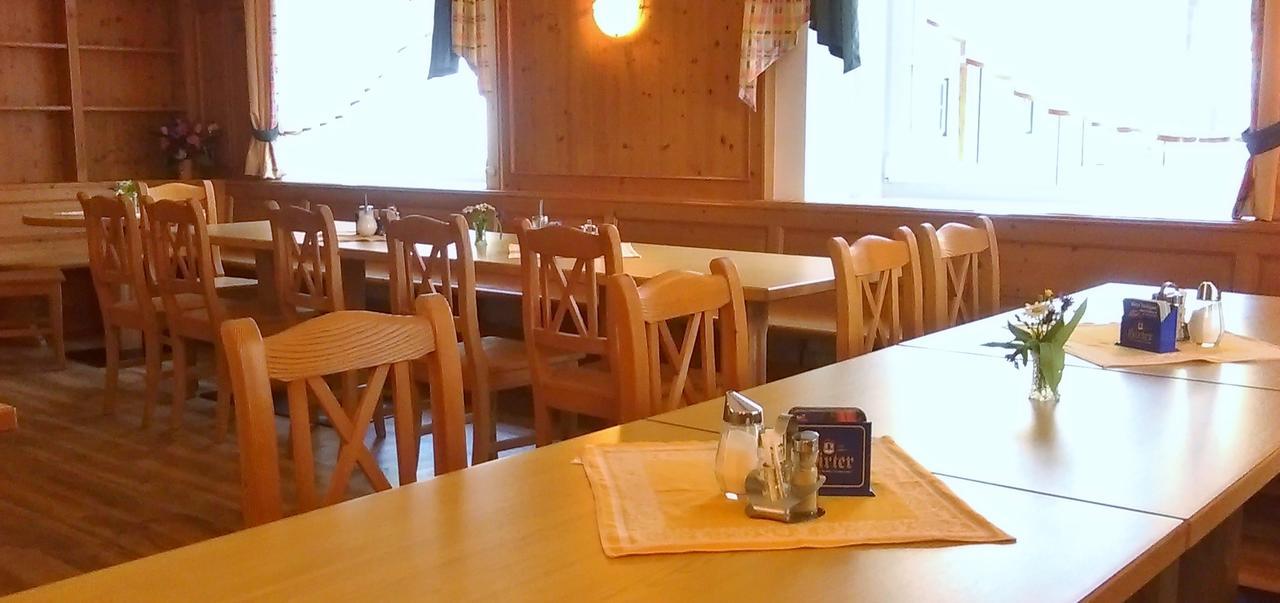 Hotel Zum Goldenen Hirschen Göstling an der Ybbs Exteriör bild